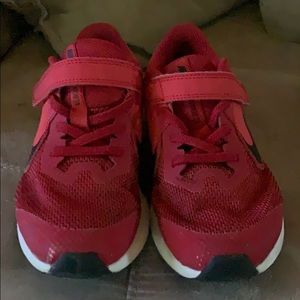 Nile Youth Velcro Sneaker